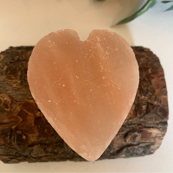 Pink Himalayan Salt Carved Heart Crystal Carving Cleansing Purification LRG 3.2" - Picture 3 of 10